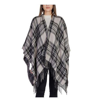 Pcnefikka Poncho Bc