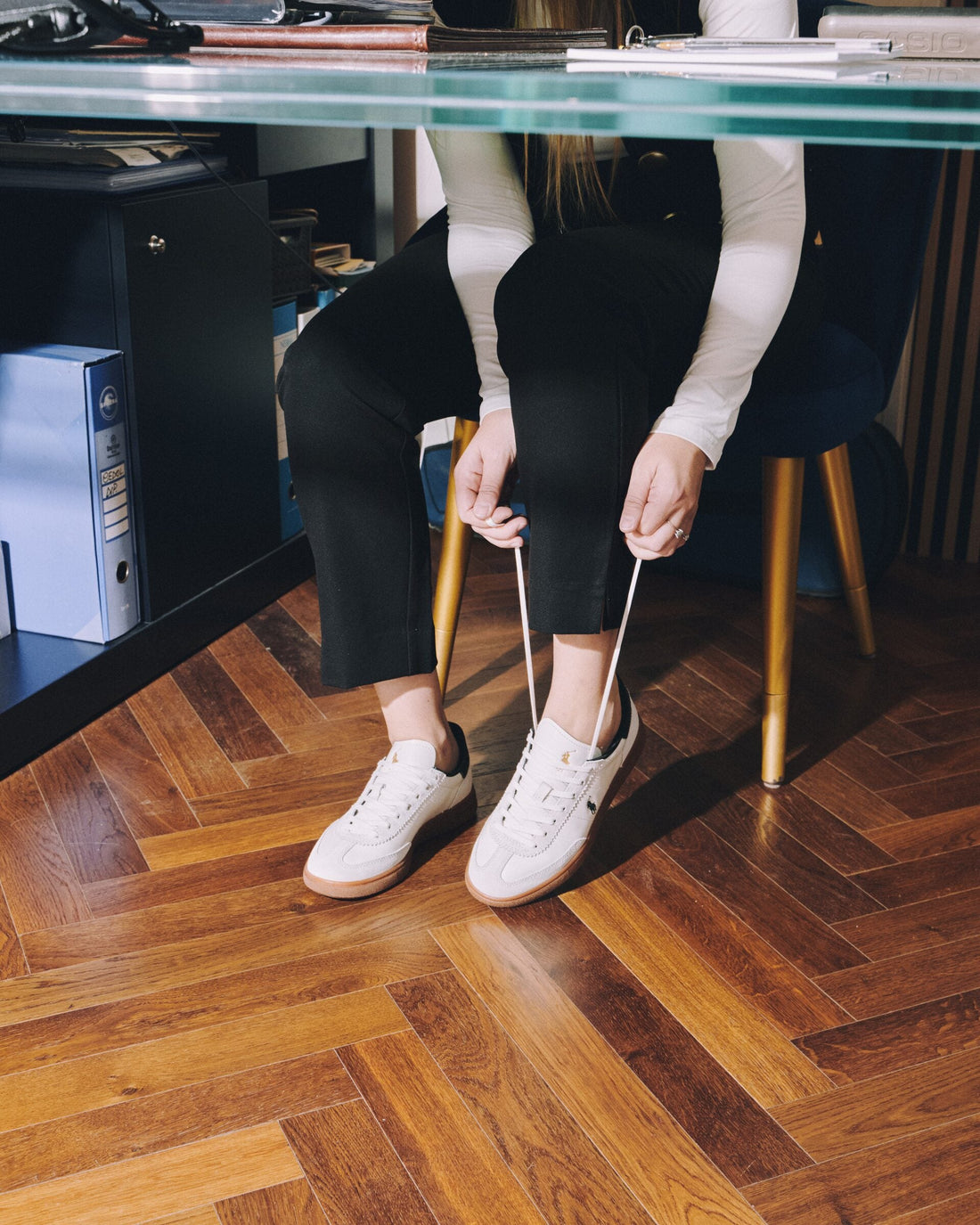 Sneakers bianche con lacci