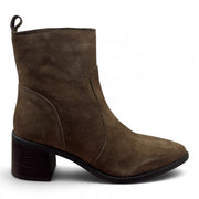Stivaletto in camoscio marrone con tacco 6 cm