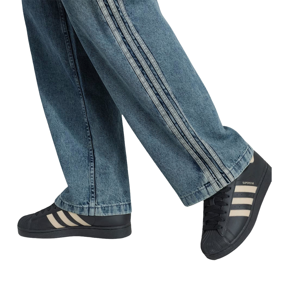 Pantaloni Adidas Da Allenamento In Denim Firebird A Vestibilità Ampia, vista 3