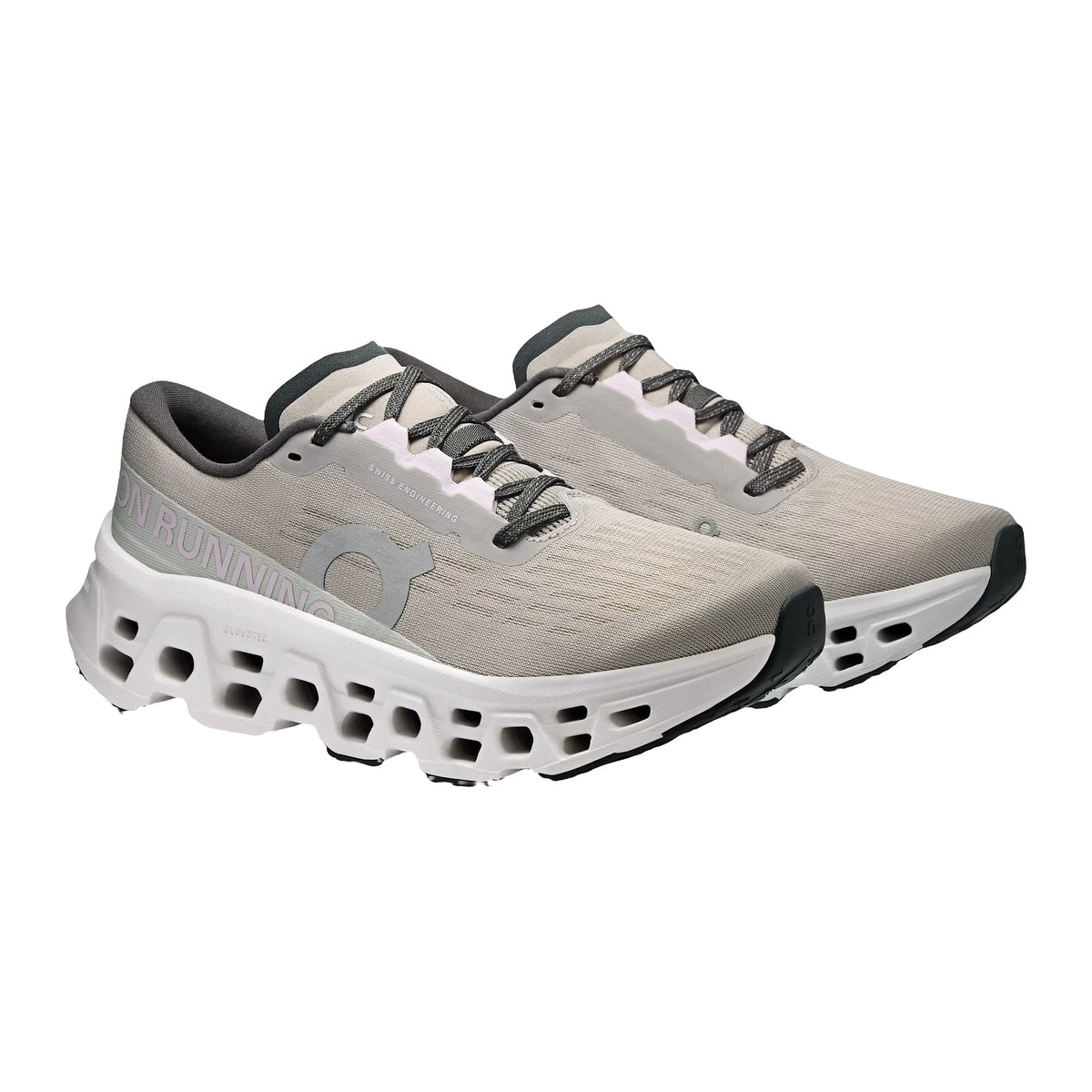 Sneakers On Running Cloudmonter 3, vista 2