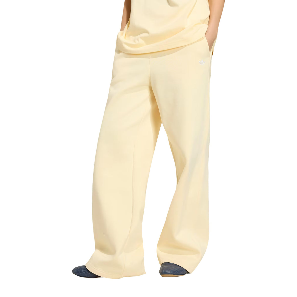 Pantaloni Adidas Essentials a gamba larga in tessuto felpato, vista 3