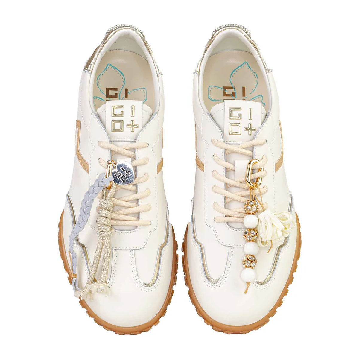 Sneakers Gio+ In Pelle Latte E Oro Con Charms, vista 3